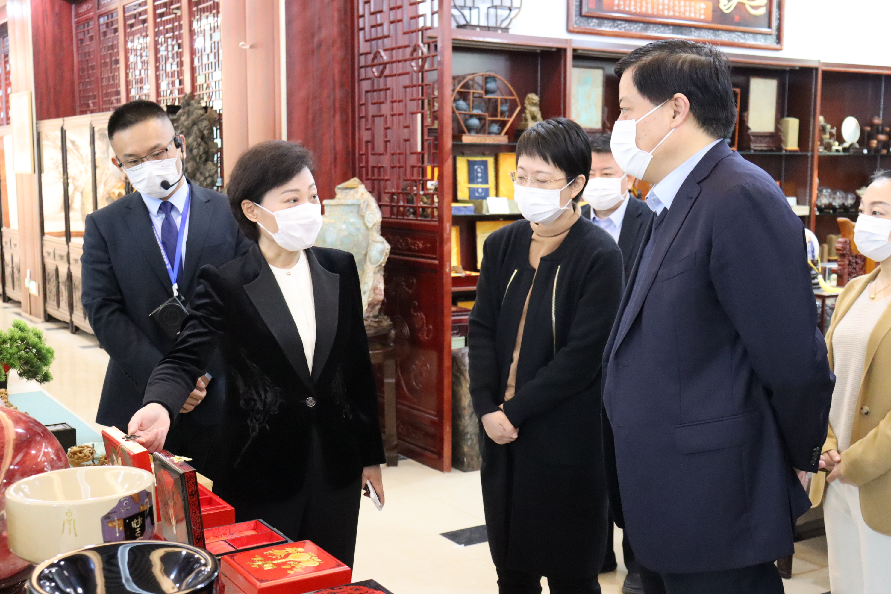 市委常委、副市長(zhǎng)董冰到濟(jì)寧孔子文化旅游集團(tuán)調(diào)研