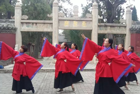 孔子文旅集團鄒魯文化公司陪你一起過“鼠”于你的大年！