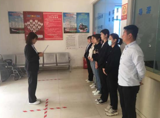 領(lǐng)下認真閱讀了王杰生前的日記，其“一不怕苦，二不怕死”的王杰精神以及“在榮譽上不伸手，在待遇上不伸手，在物質(zhì)上不伸手”的崇高精神讓每一位黨員思想上受到洗禮，黨性上得到錘煉。