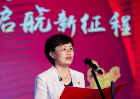 香港大廈不忘初心跟黨走 團(tuán)結(jié)一心鑄輝煌！